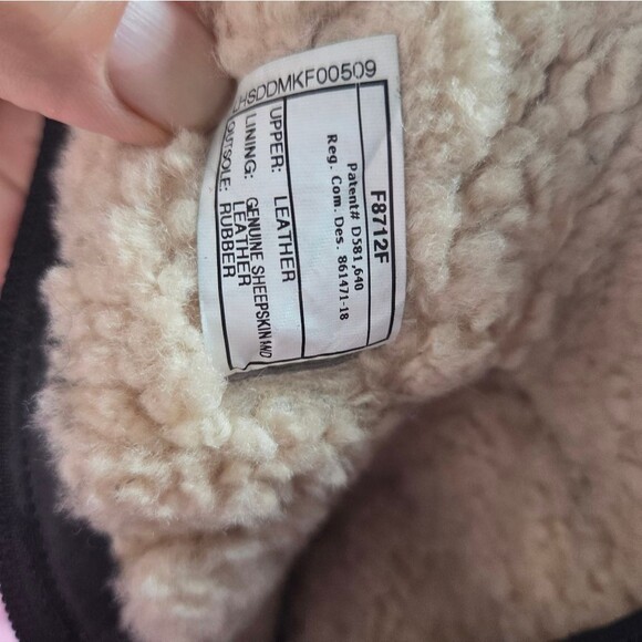 UGG Hartley Boots Mid Calf Black Sheepskin Leather Sherpa Lined Wedge Heel 8 - Picture 11 of 11